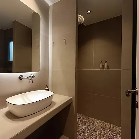 شقة House On Village The Heart Of Naxos *